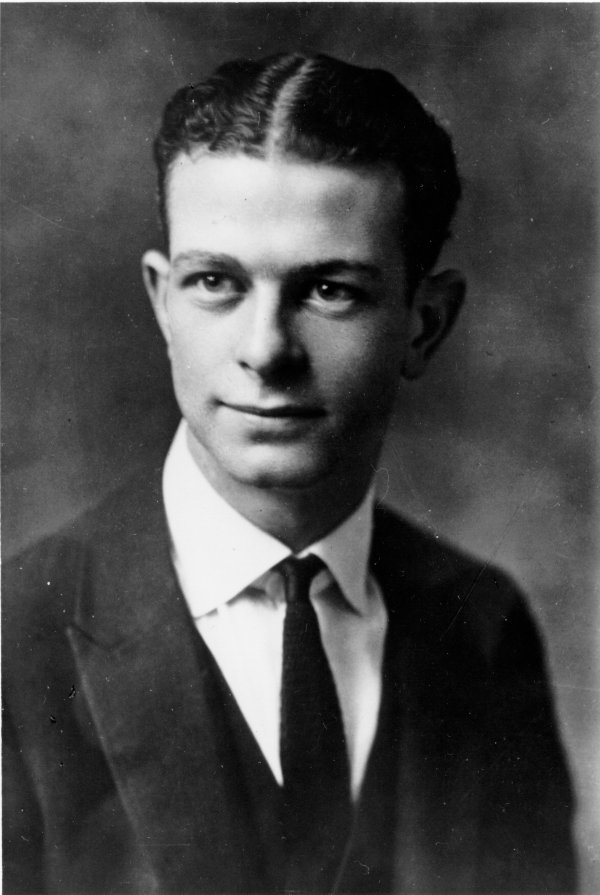 Linus Pauling, Oregon Agricultural College, ca. 1920
